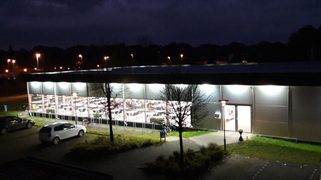 Vechta tijdelijke keuken in de avond