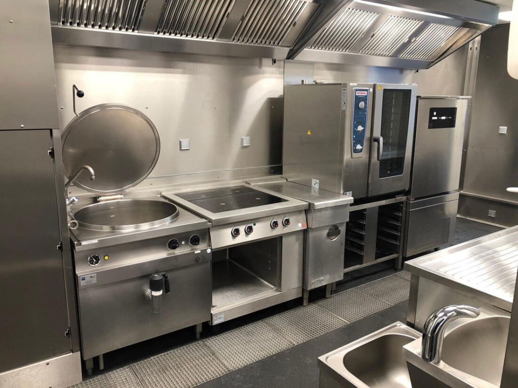 Wilrijk tijdelijke productiekeuken binnenkant